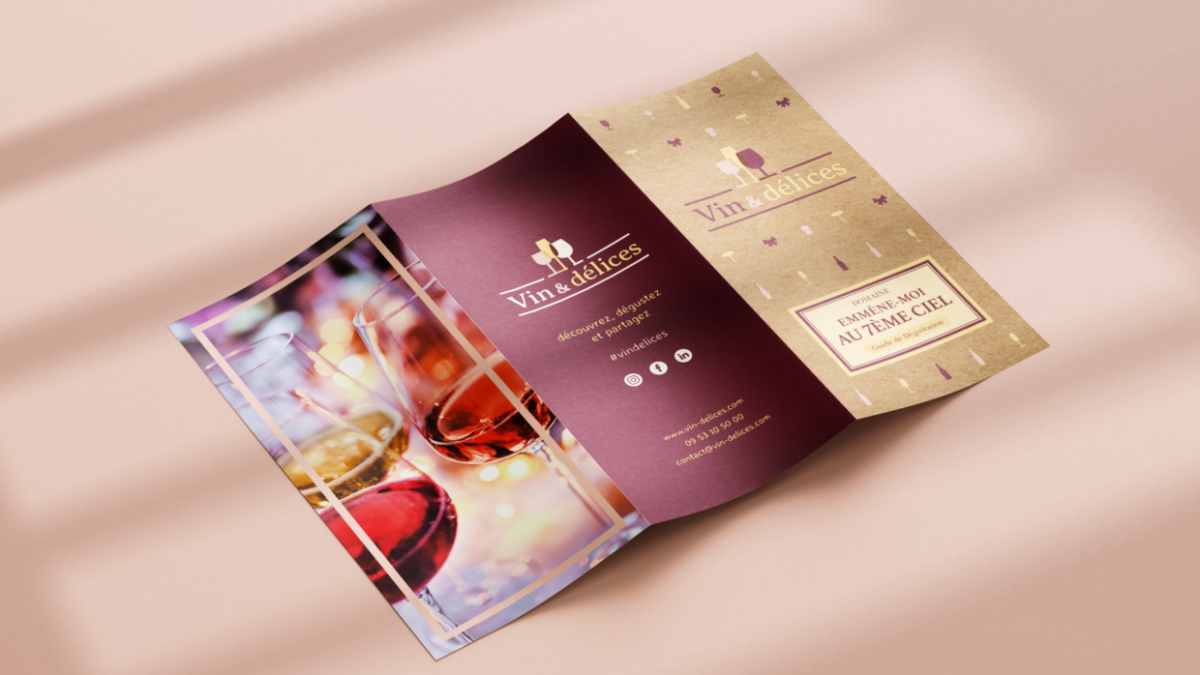 Brochure triptyque recto Vins et Couleurs – print design par Pixellescence 